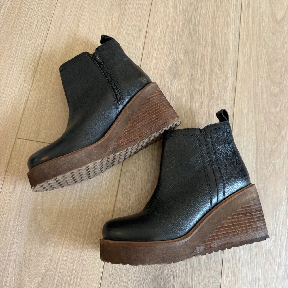 KK Diba True Comet Ride‎ Black Leather Wedge Platform Ankle Boots 8M 37115